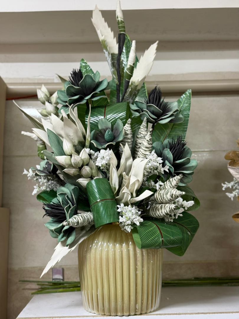 فروشگاه پخش عمده گل مصنوعی و گلدان فلورانس تقی پور در تبریز